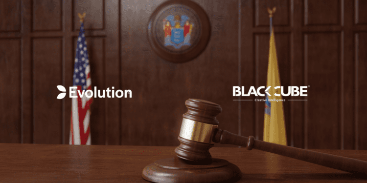 Evolution vs Blackcube